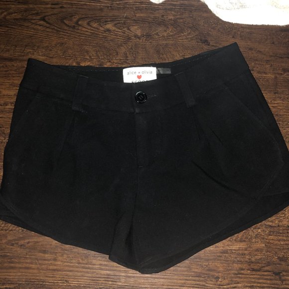 Alice and Olivia short - Picture 2 of 2